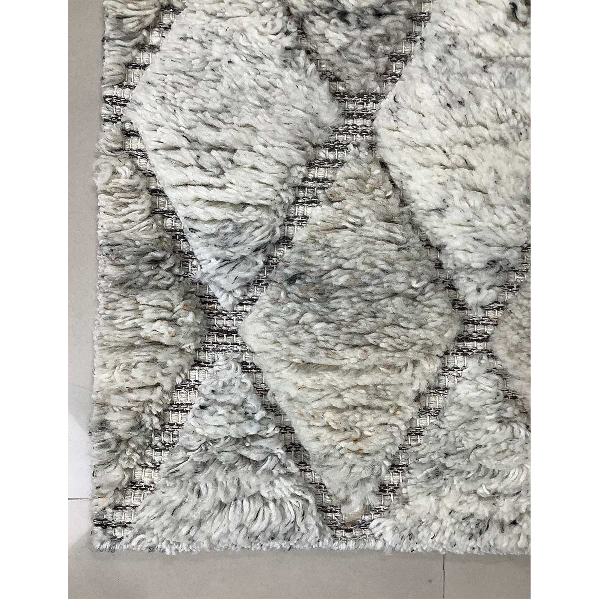 Premium Hand-Knotted Geometric Wool Rug in Silver – (Design Code HKC-041) in Croatia