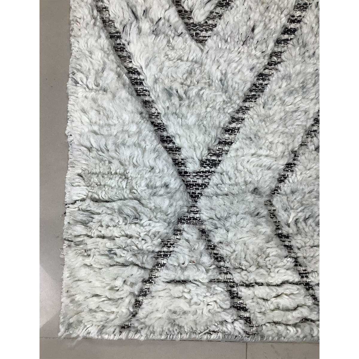 Silver Geometric Hand-Knotted Wool Rug – Luxury (Design Code HKC-043) in Croatia