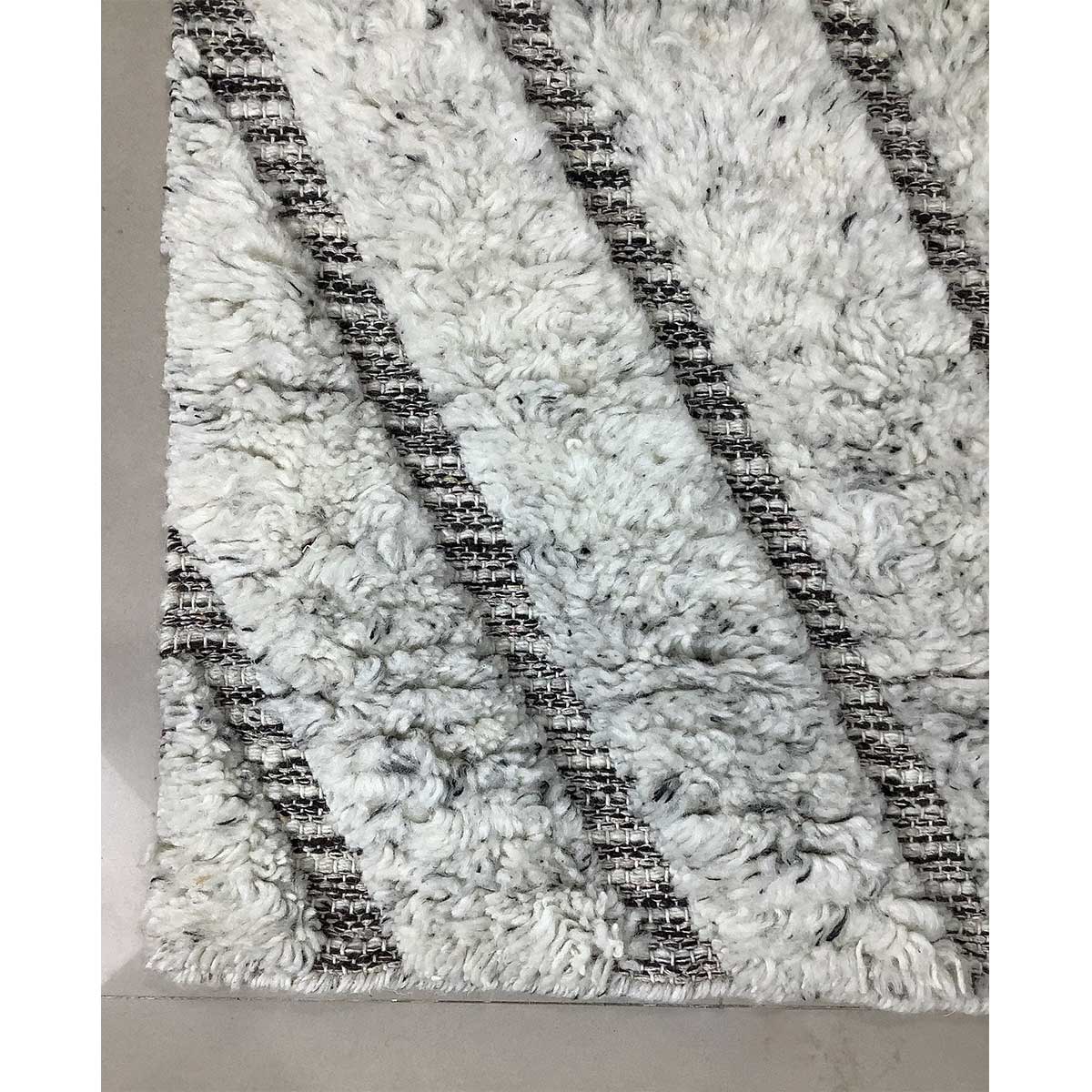 Hand-Knotted Silver Geometric Wool Rug – (Design Code HKC-044) in Croatia