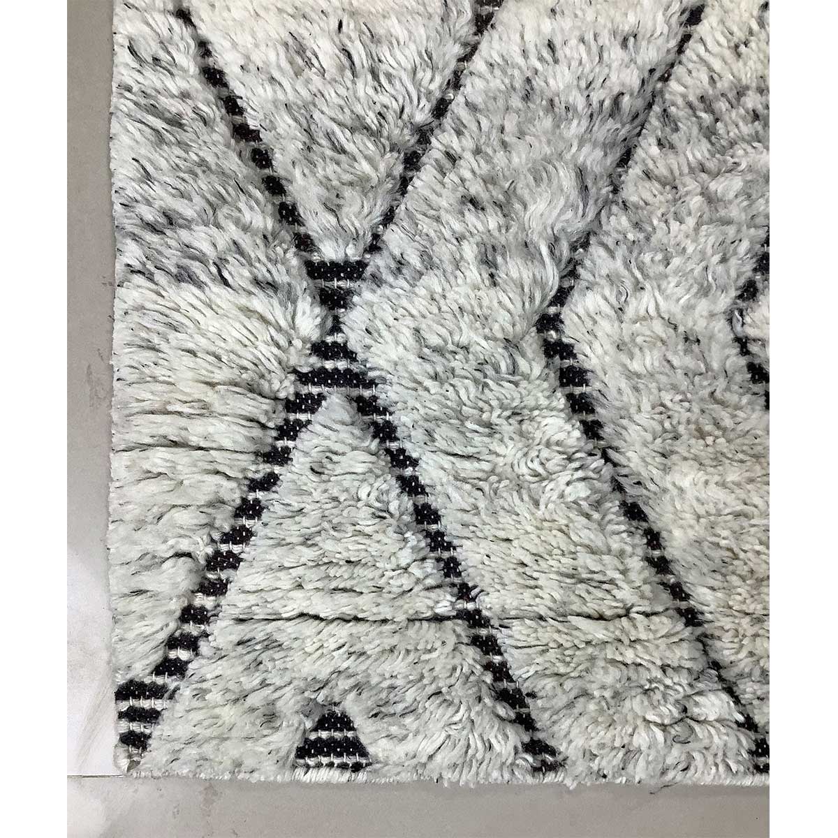 Premium Silver Wool Rug – Geometric Hand-Knotted Construction (Design Code HKC-047) in Croatia