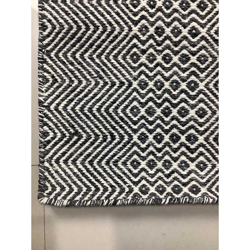 Hand Loom White Black Pet Rug Cut Pile 12mm Pile Height (Design MD-003) in Noida