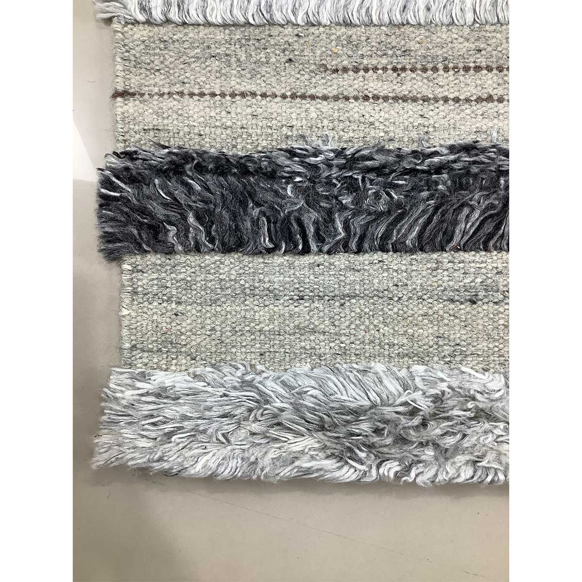 Silver Color Hand Woven Viscose Rug Flat Pile 15mm Pile Height Elegant and Durable (Design OD-005) in Noida