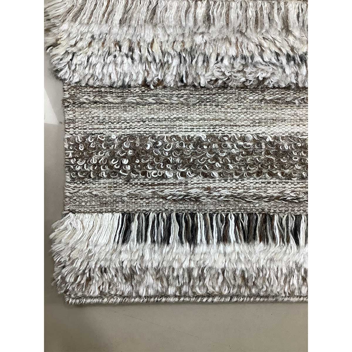 Hand Woven Viscose Rug Silver Beige Color Flat Pile 15mm Pile Height Durable and Stylish (Design OD-017) in Noida